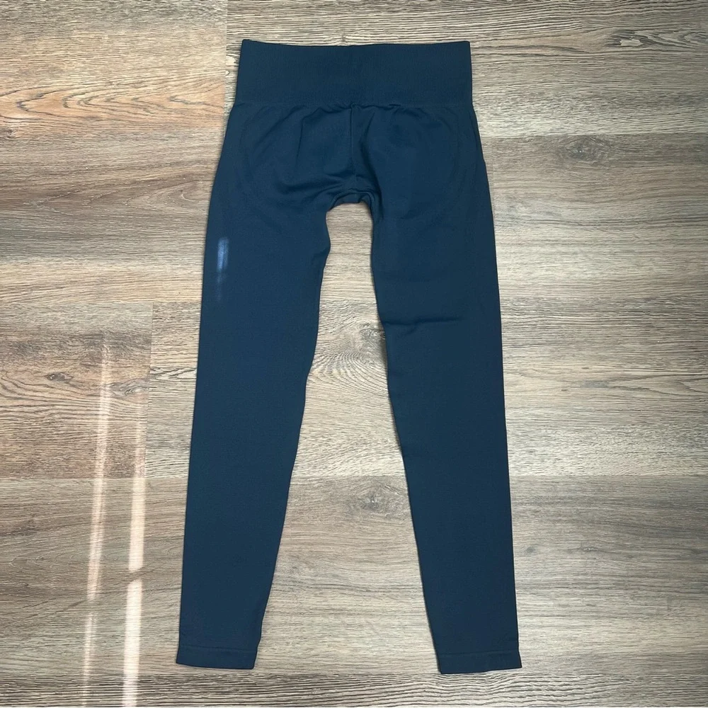 Gymshark Everyday Seamless Navy Leggings - Picture 6 of 9
